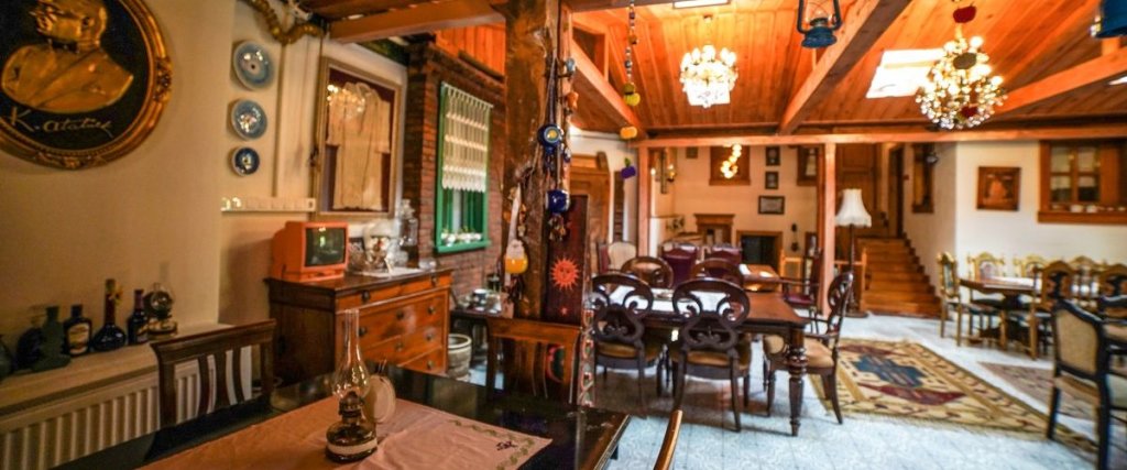 Бурса: Nermin Ablanin Evi