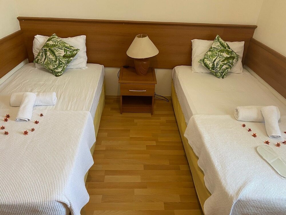 Чамьюва: Felicity Hotel & Bungalows