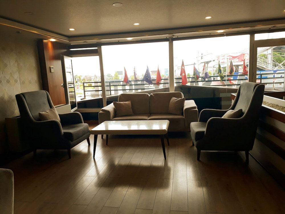 Хопа: Beyaz Saray Hotel