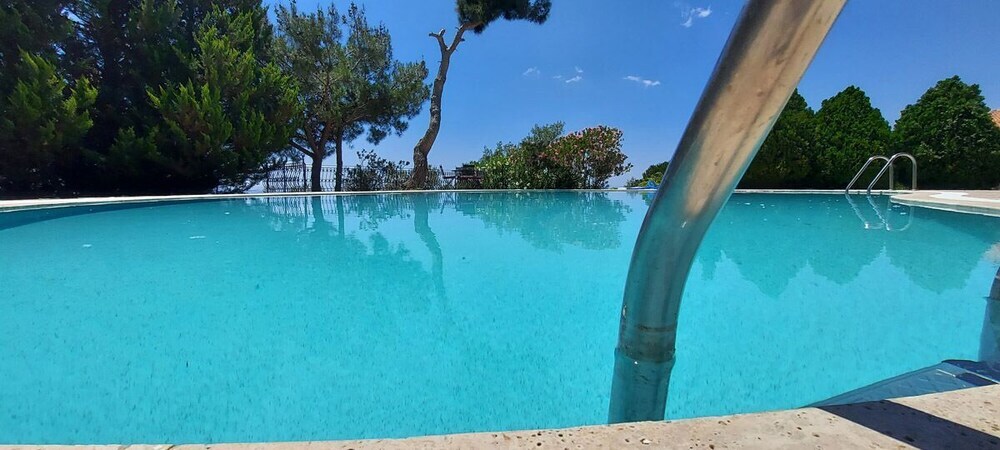 Алтынолук: Malikane Luxury Resort