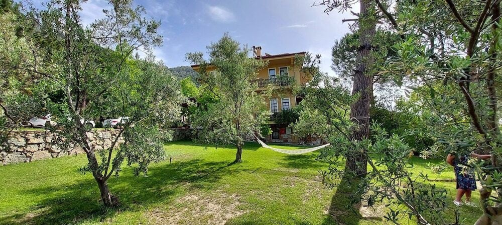 Алтынолук: Malikane Luxury Resort