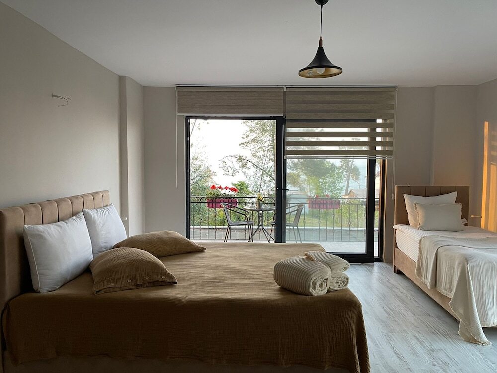 Унье: Lalezar Sea & Garden Hotel