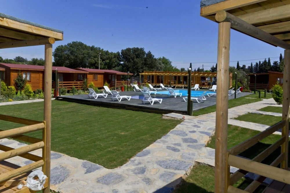 Бодрум: Tiny House With Shared Pool and Balcony in Bodrum