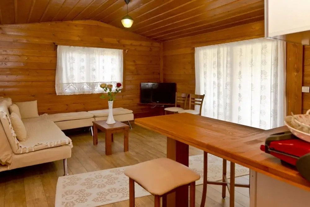 Бодрум: Tiny House With Shared Pool and Balcony in Bodrum