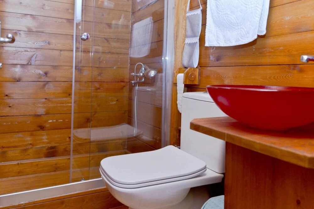 Бодрум: Tiny House With Shared Pool and Balcony in Bodrum