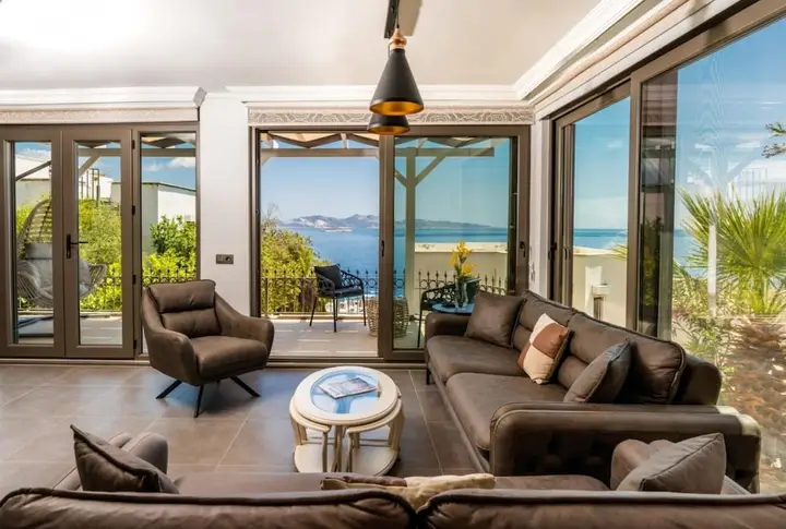 Lovely Flat 300 m to Beach With Shared Pool in Kas — фото 1