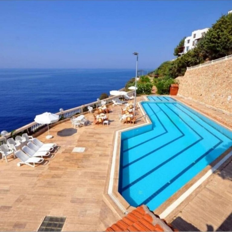 Lovely Flat 300 m to Beach With Shared Pool in Kas — фото 5