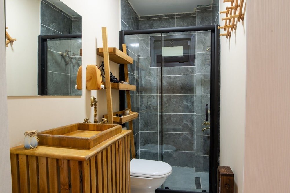 Сайл: Pallet Glamp NG & But K Otel