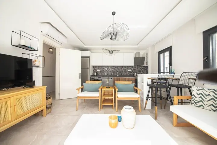 Бодрум: House With Balcony 1 Min to Beach in Bodrum