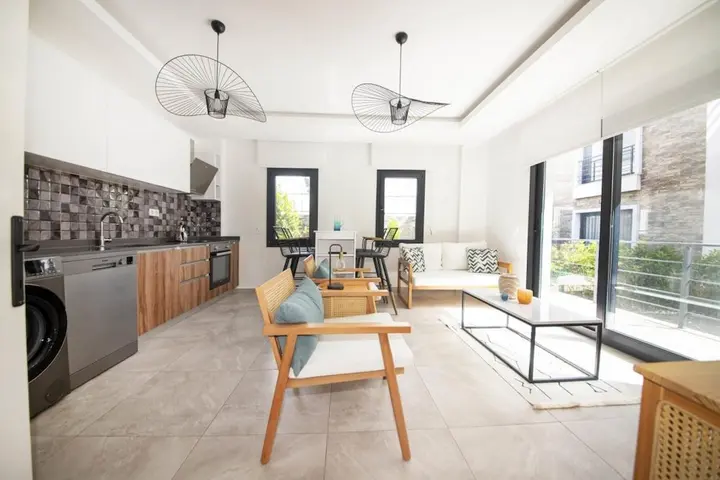 Бодрум: House With Balcony 1 Min to Beach in Bodrum