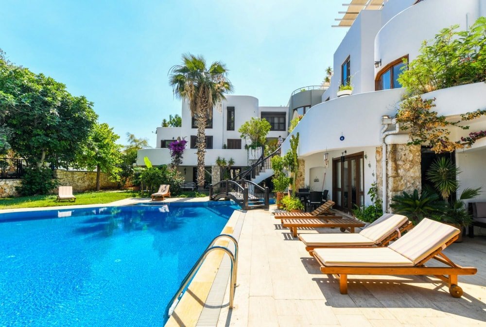 Калкан: Duplex House With Shared Pool Near Beach in Kalkan