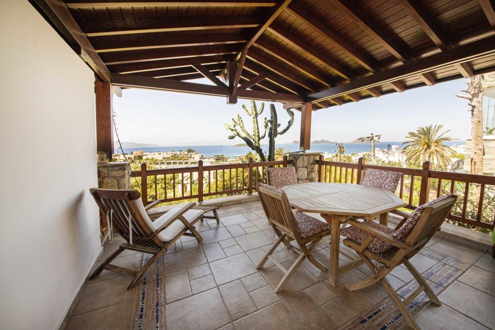 Тургутрейс: House With Amazing Sea View and Backyard in Bodrum