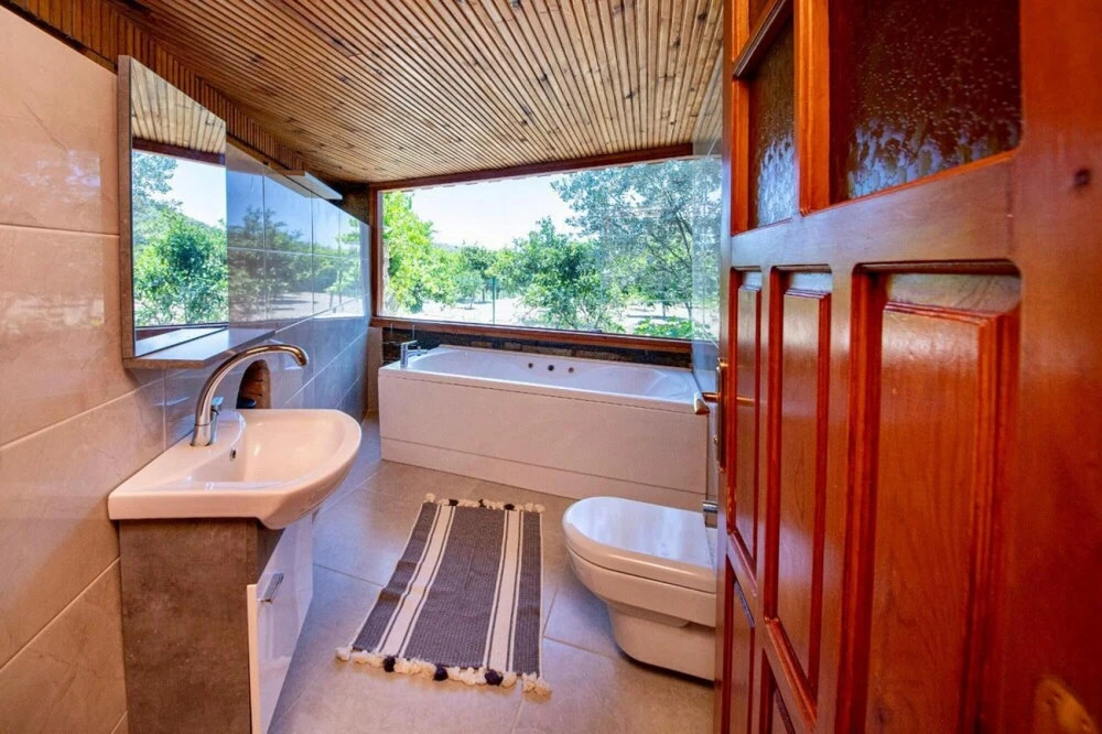 Бодрум: House With Jacuzzi and Shared Pool in Bodrum