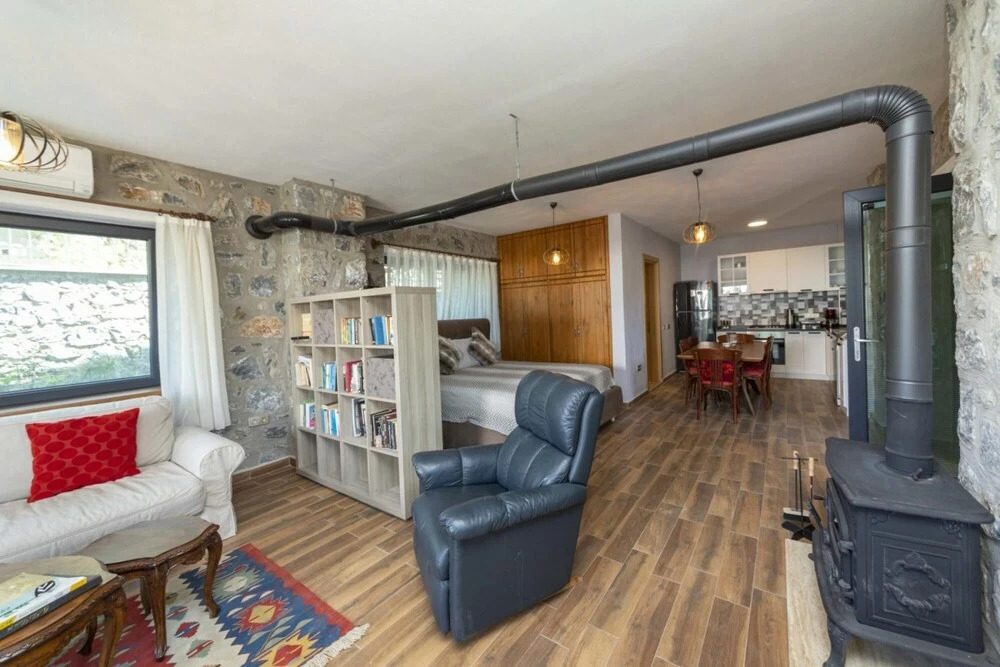 Гюверджинлик: Eclectic Studio Apartment Near Sea in Bodrum
