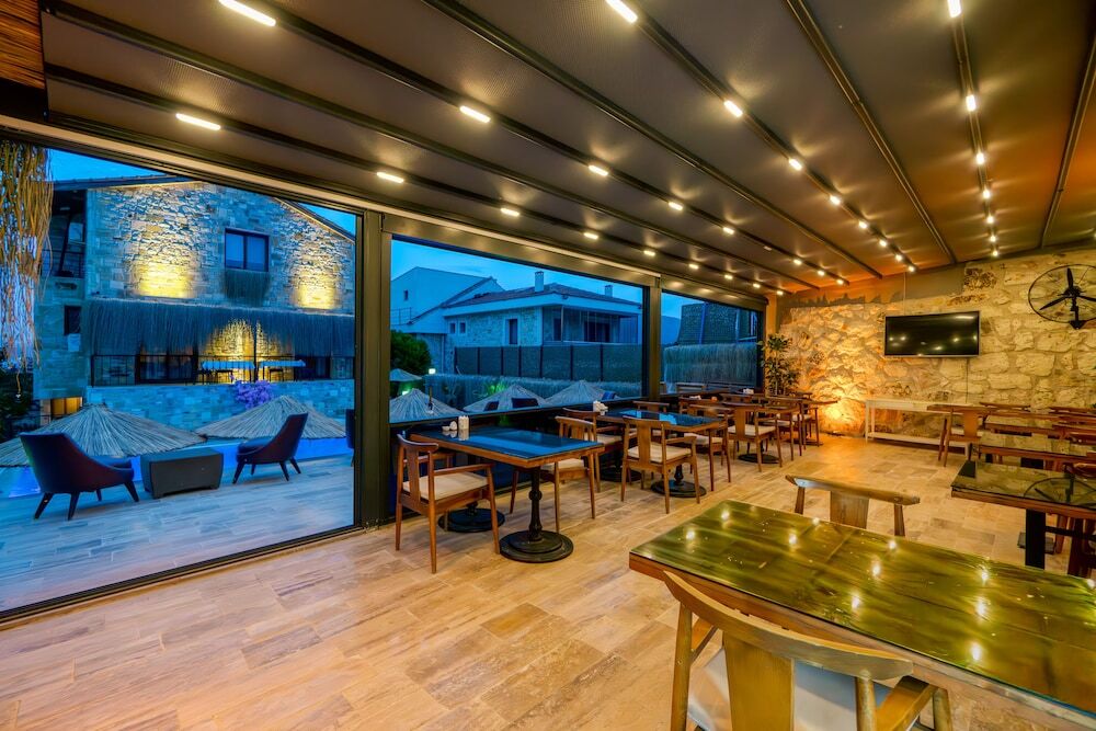 Helvaci: Stone House Foca Butik Otel