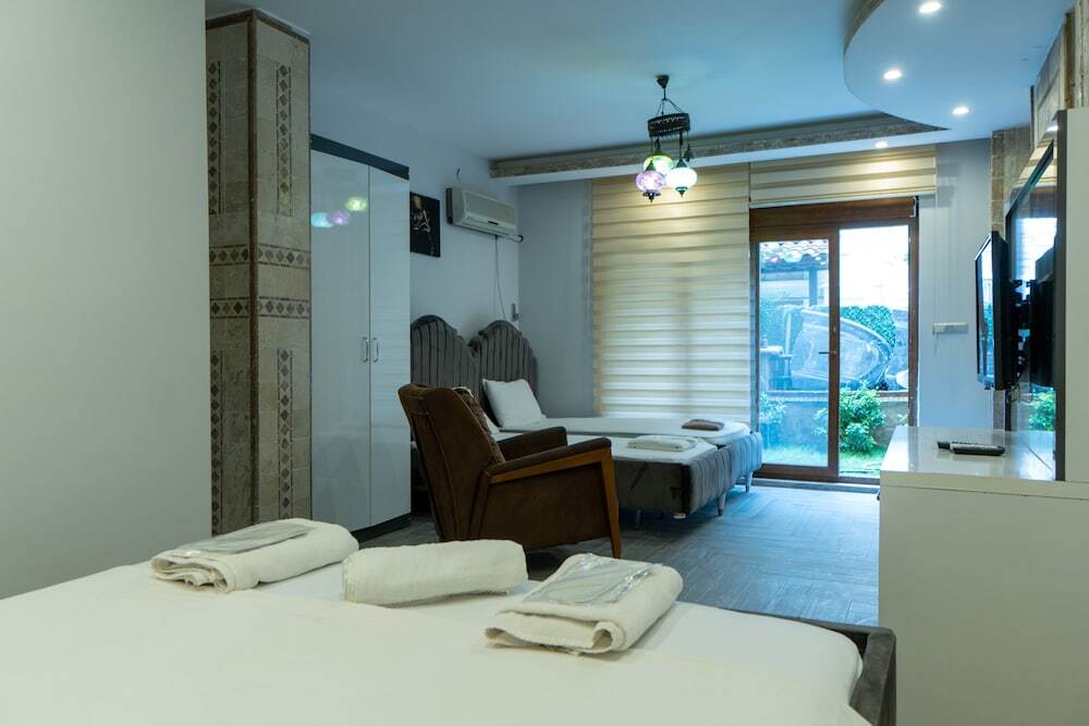 Helvaci: Stone House Foca Butik Otel
