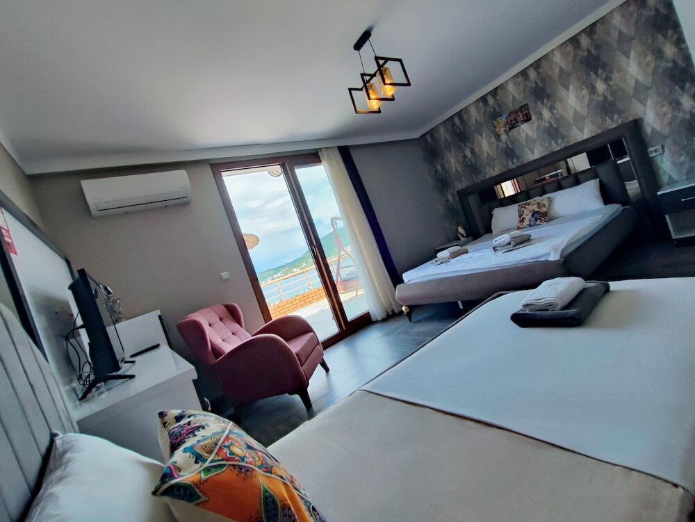 Helvaci: Stone House Foca Butik Otel