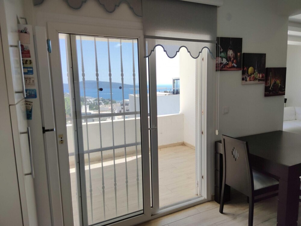 Бодрум: Flat 600 m to Beach With Sea View in Bodrum