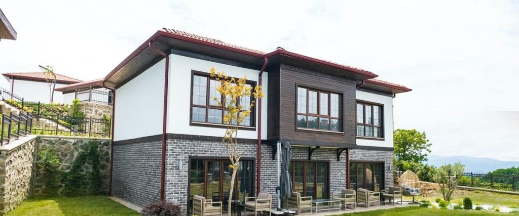Девесик: Ortel Inn