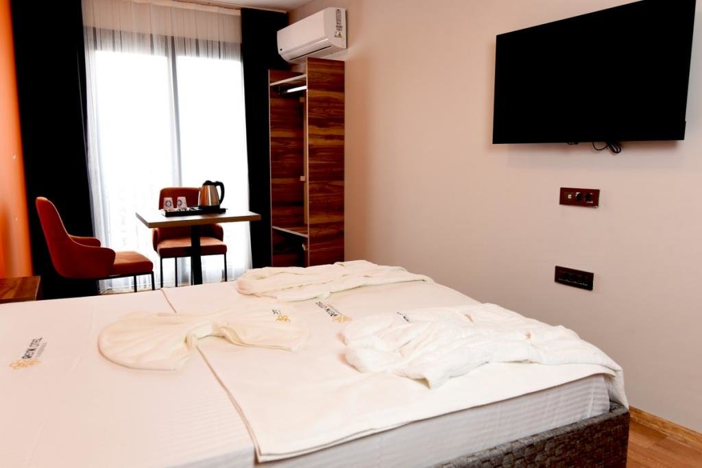 Измир: Renk Otel Karşıyaka