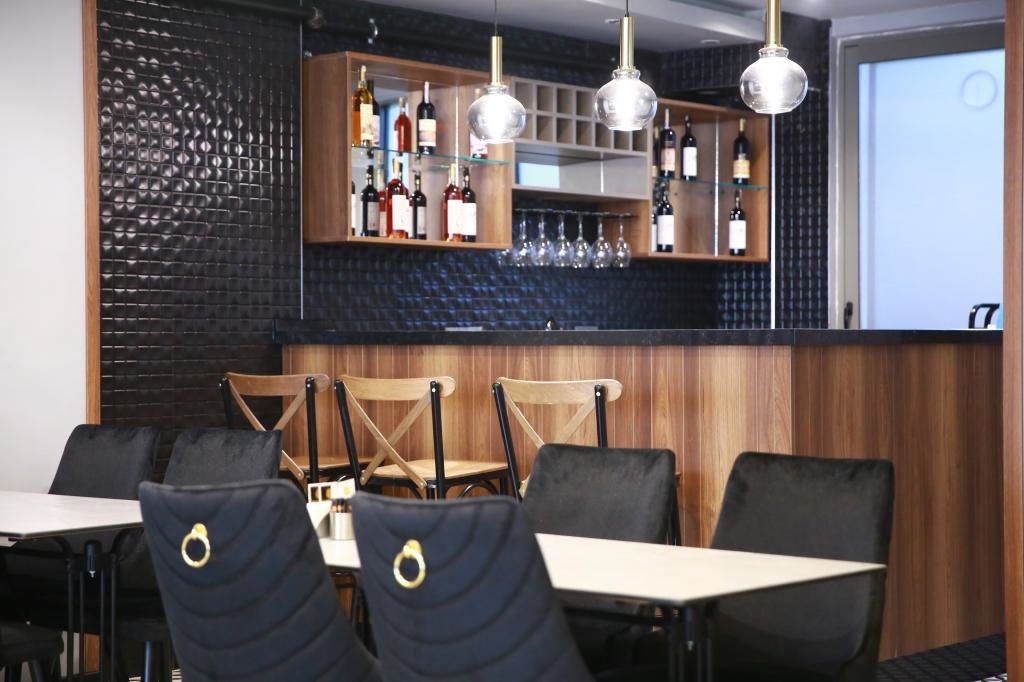 Измир: Mithras Hotel & Cafe