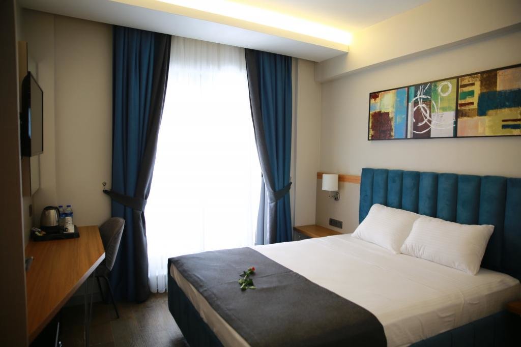 Измир: Mithras Hotel & Cafe