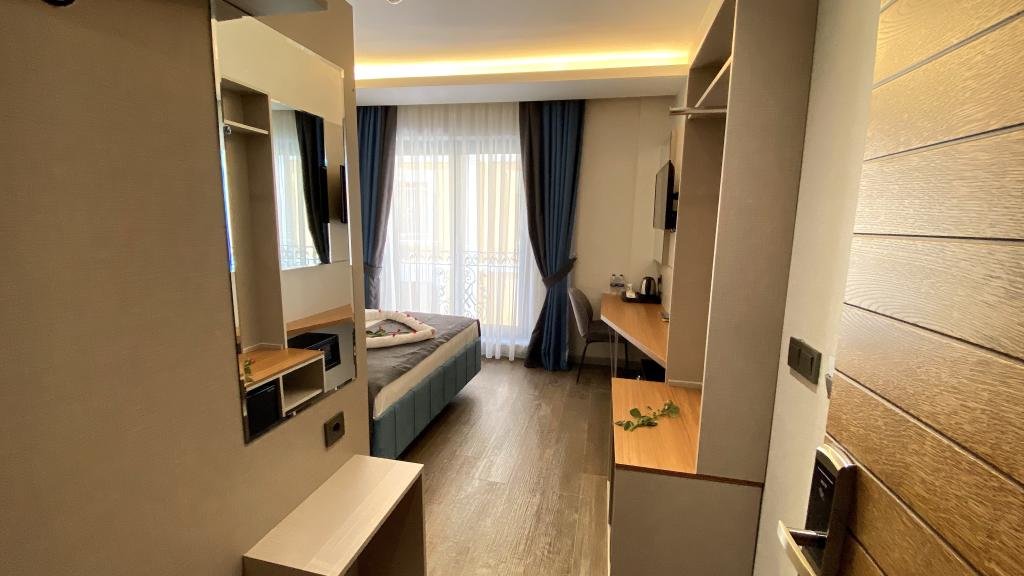Измир: Mithras Hotel & Cafe