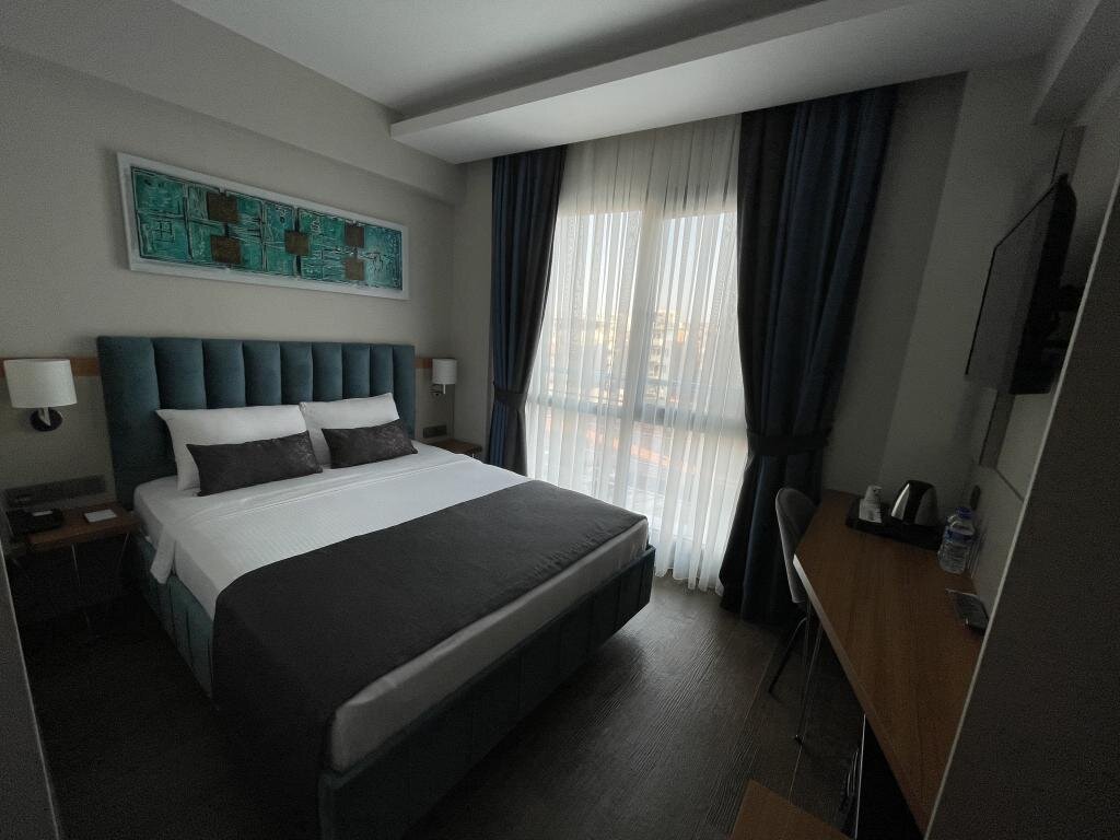 Измир: Mithras Hotel & Cafe