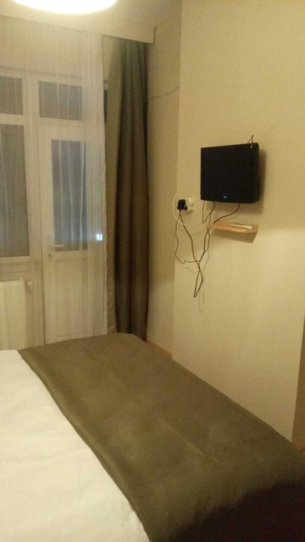 Измит: Grand Ala Otel Konukevi