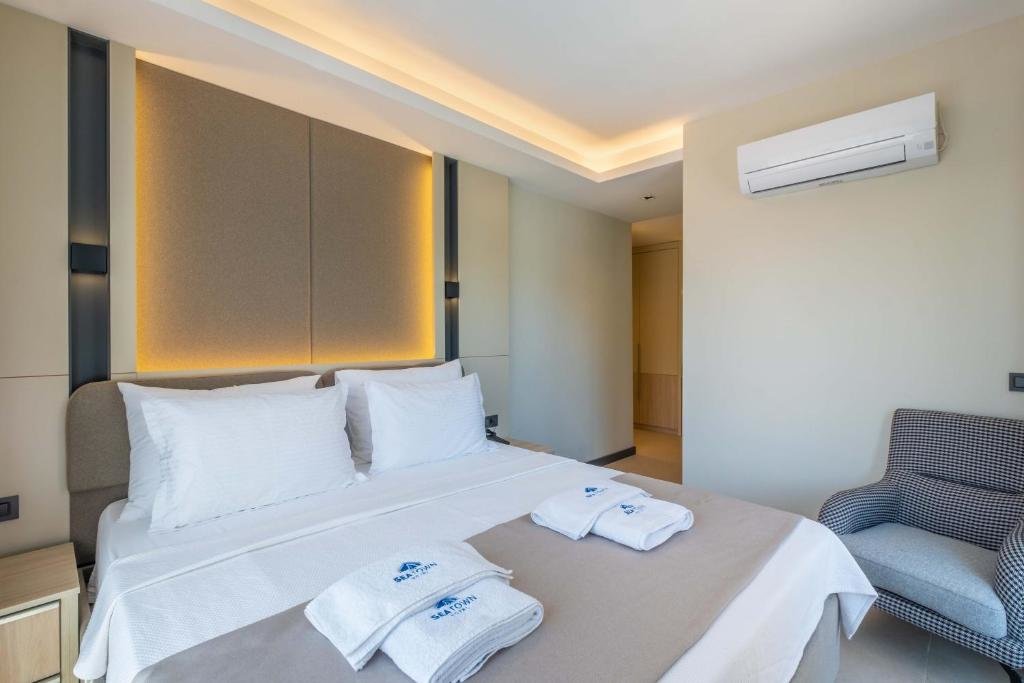Каш: Seatown Hotel