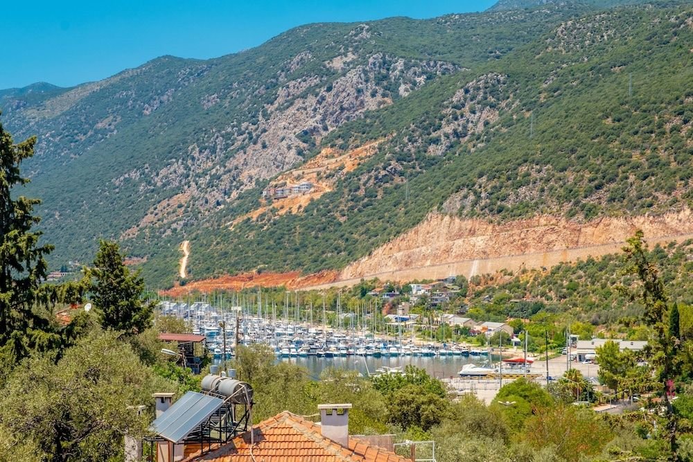 Каш: Seatown Hotel