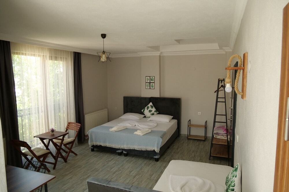 Кыйыкёй: Li̇mon Otel Kiyiköy