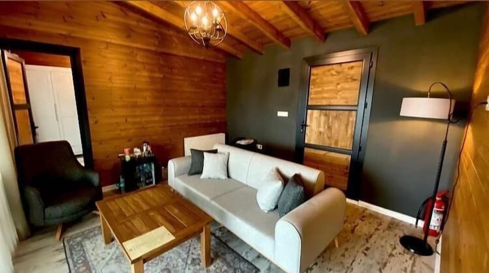 Сайл: Šuma Disanje Hotel