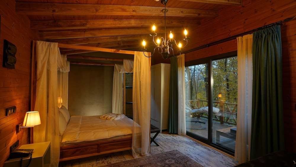 Сайл: Šuma Disanje Hotel