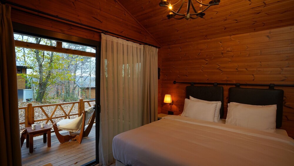Сайл: Šuma Disanje Hotel
