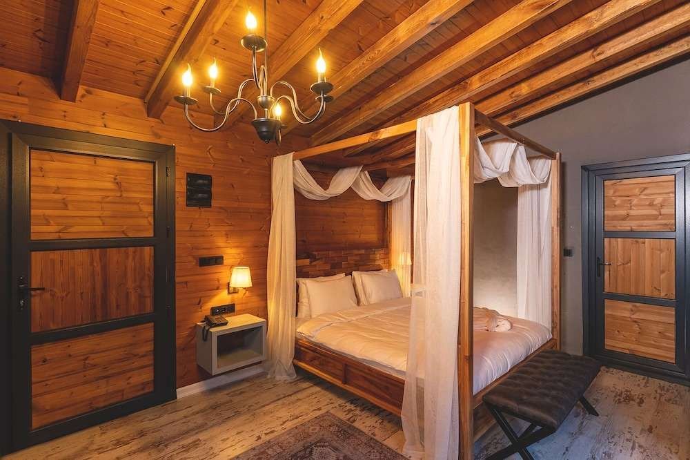 Сайл: Šuma Disanje Hotel