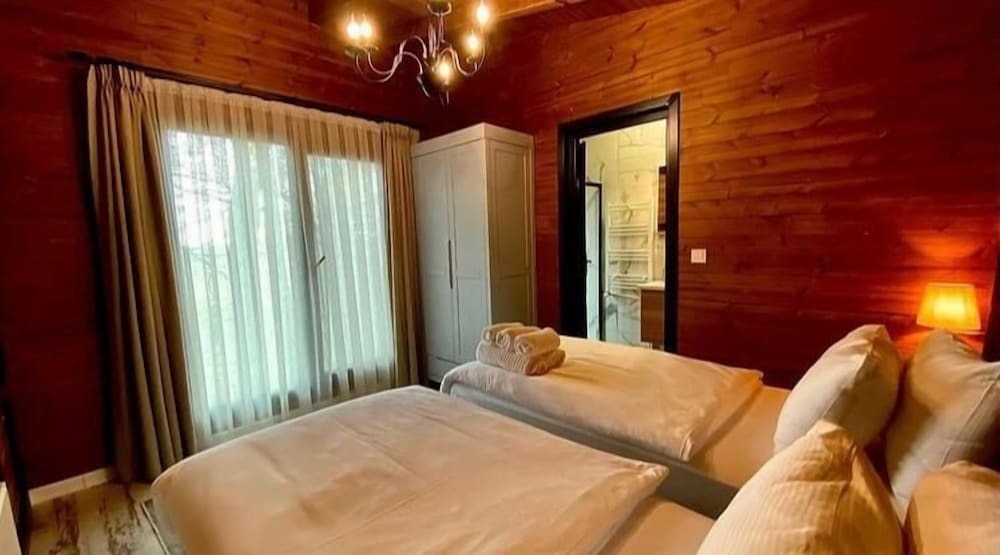 Сайл: Šuma Disanje Hotel