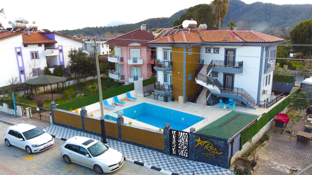 Текирова: Roxapart Hotel