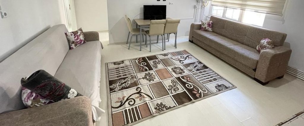 Синоп: Realist Apart