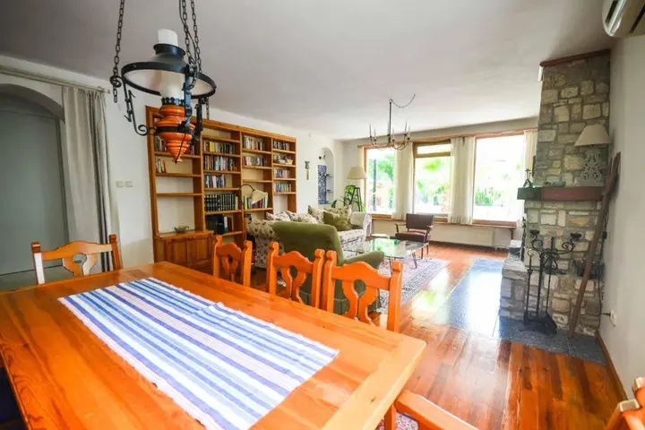 Битез: Villa Ercin