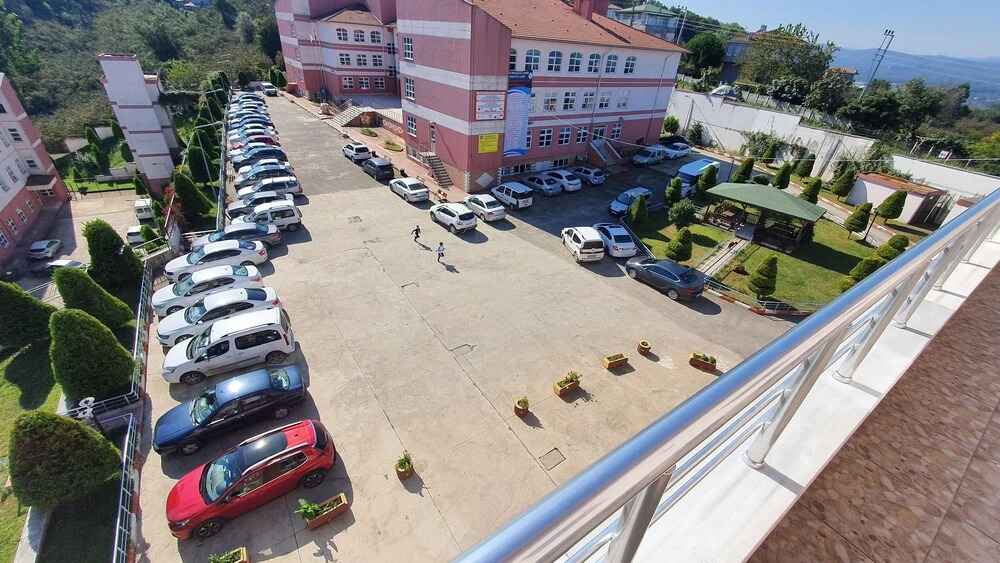 Унье: Ünye Uygulama Oteli