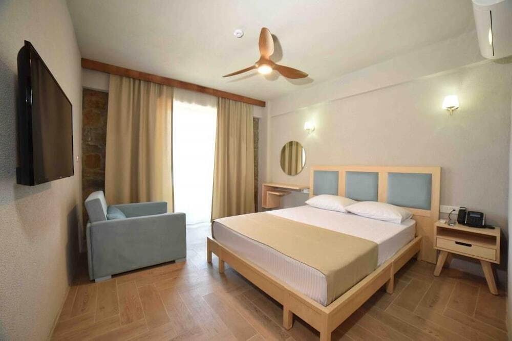 Зейтинликой: Limnos Hotel