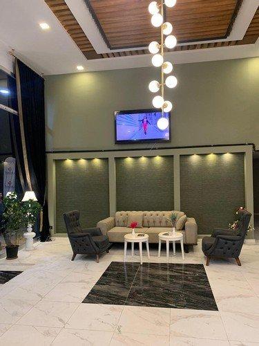 Ван: The Nill’s Hotel