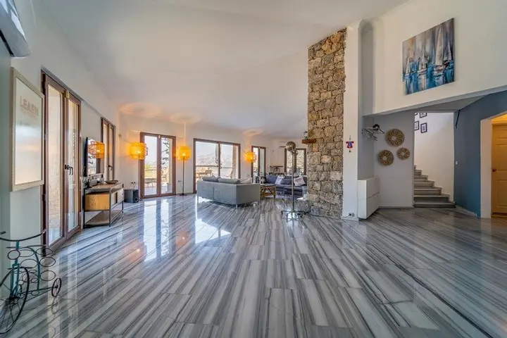 Орхание: Massi Villa