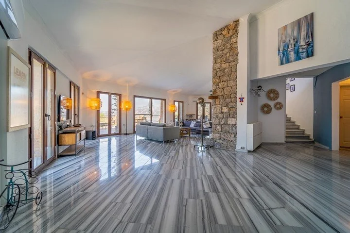 Орхание: Massi Villa