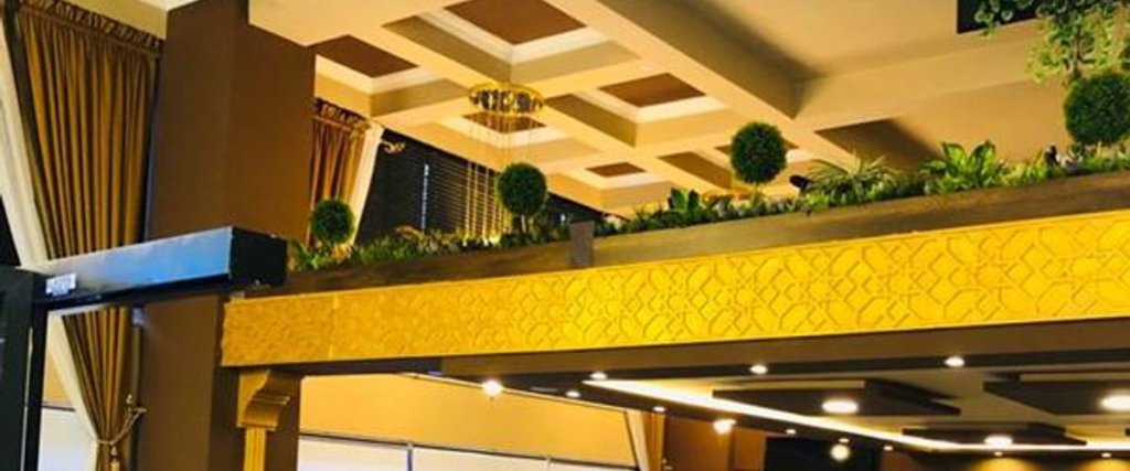 Ван: Montana Hotel
