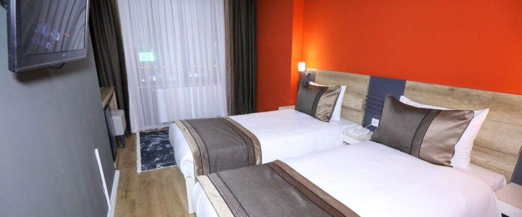 Ван: Montana Hotel