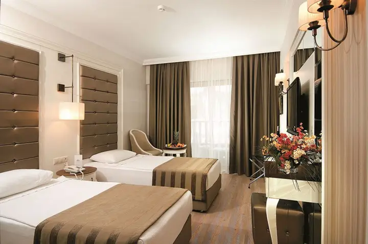 Aydinbey Famous Resort — фото 1