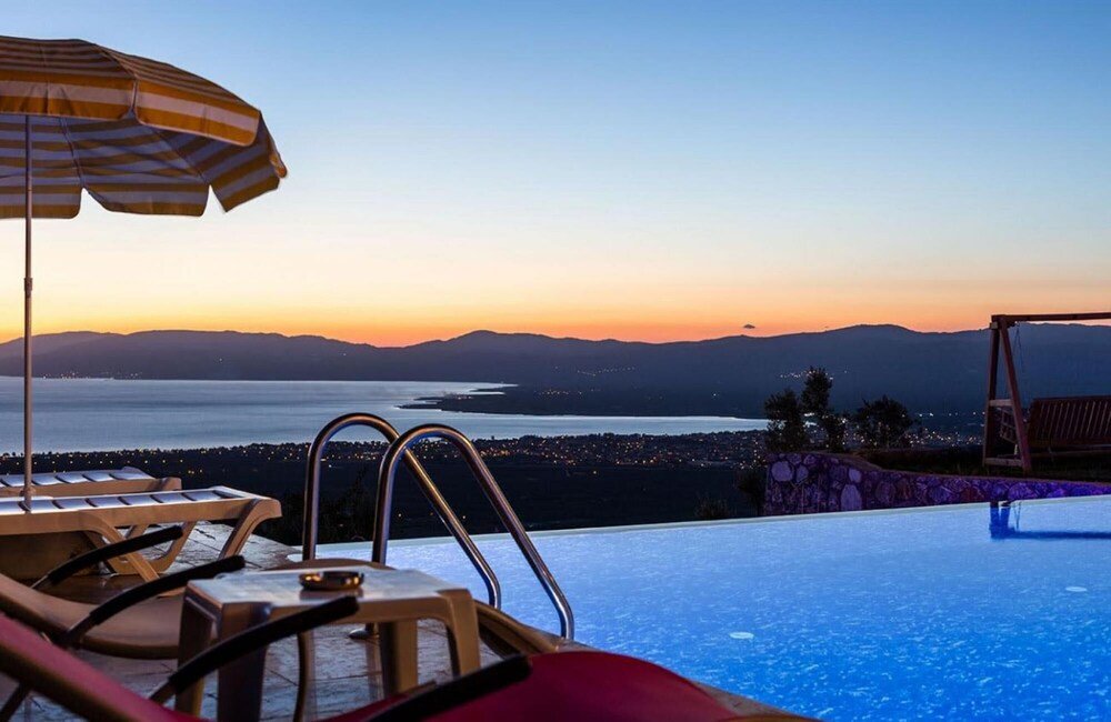 Увезпинар: Magnificient Stone House With Private Pool and Jacuzzi in Iznik Bursa