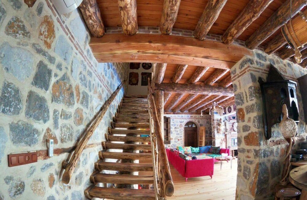 Увезпинар: Magnificient Stone House With Private Pool and Jacuzzi in Iznik Bursa